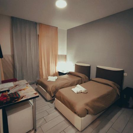 Neapolis Center Panzió Kültér fotó